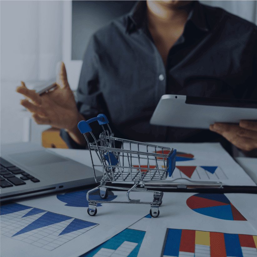 Infographic illustrating strategies for using e-commerce to enhance business growth and reach new customers.